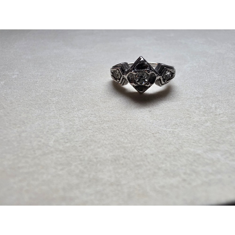 Vintage Art Deco Silver Tone Crystal‎ Geometric Filigree Ring Size 5 - Picture 5 of 6